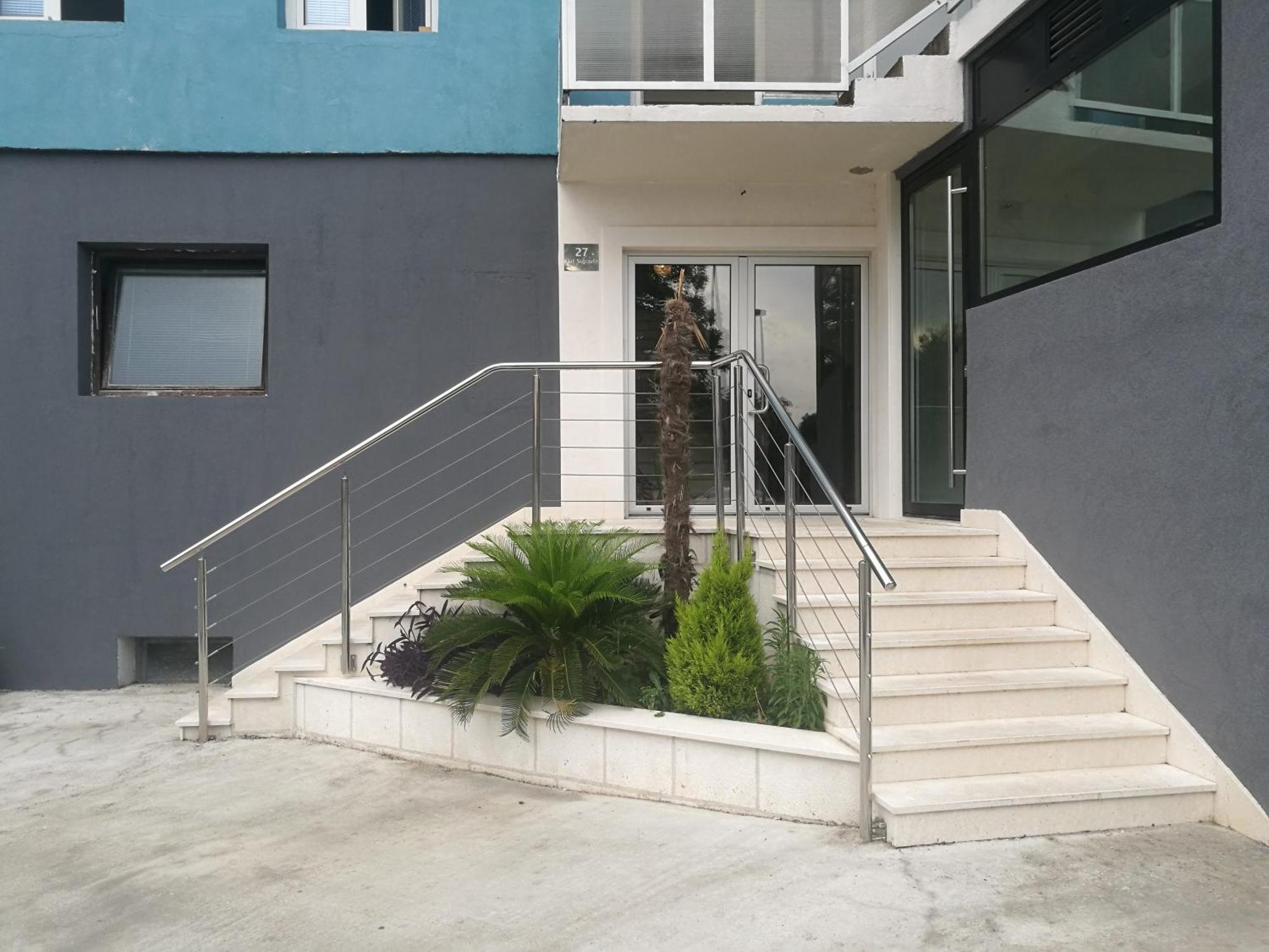 Ensuite Stay Rooms Split Exterior photo