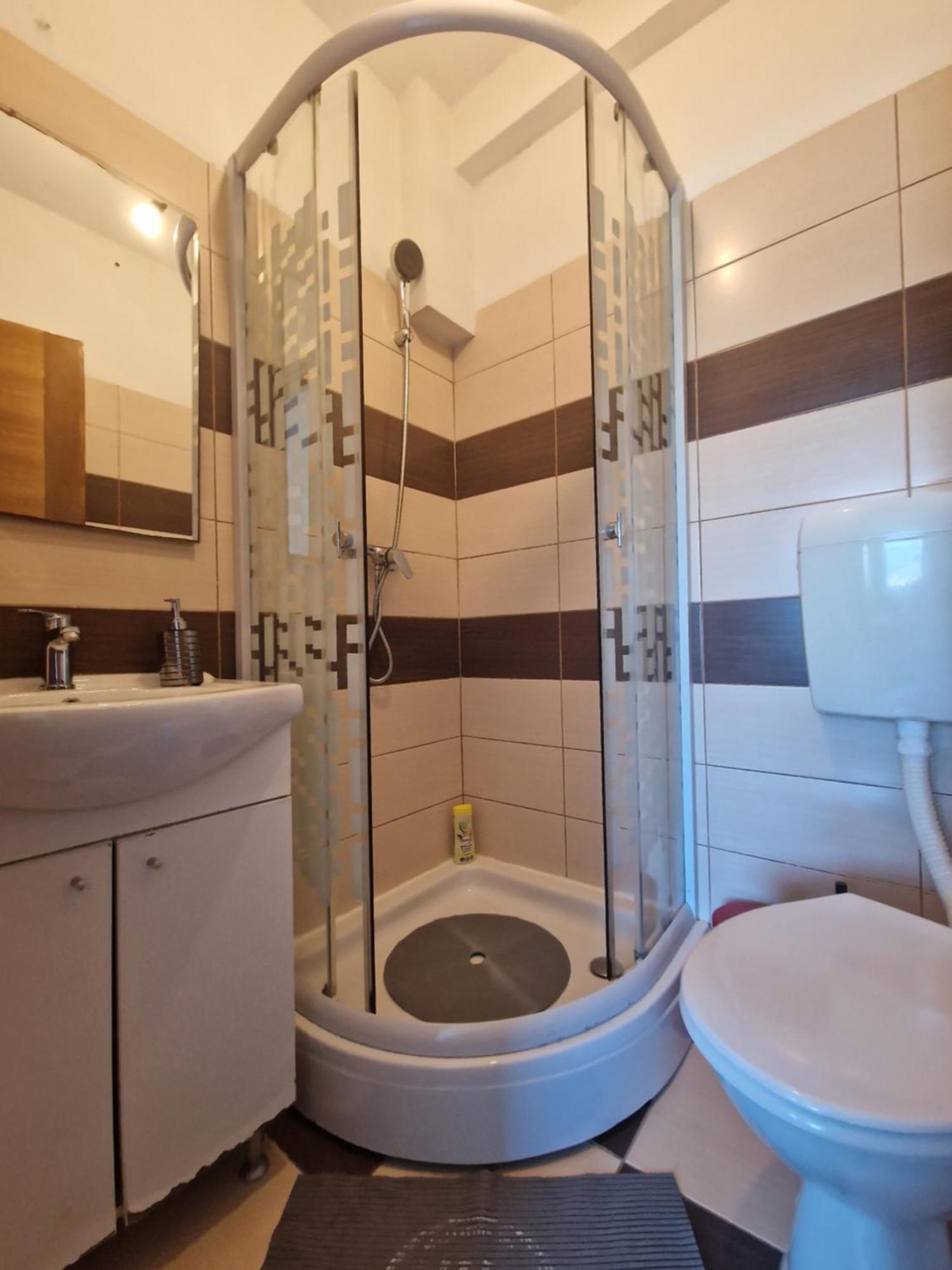 Ensuite Stay Rooms Split Exterior photo